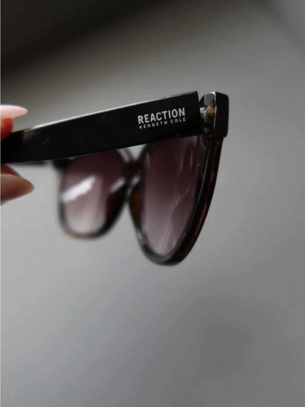 Kenneth Cole Reaction Women’s Oversized Cat Eye Sunglasses Tortoise Brown
